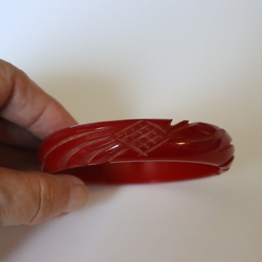 Vintage Bakelite Cherry Red Bangle Bracelet 1/2" Wide Carved Diamond and Swirl